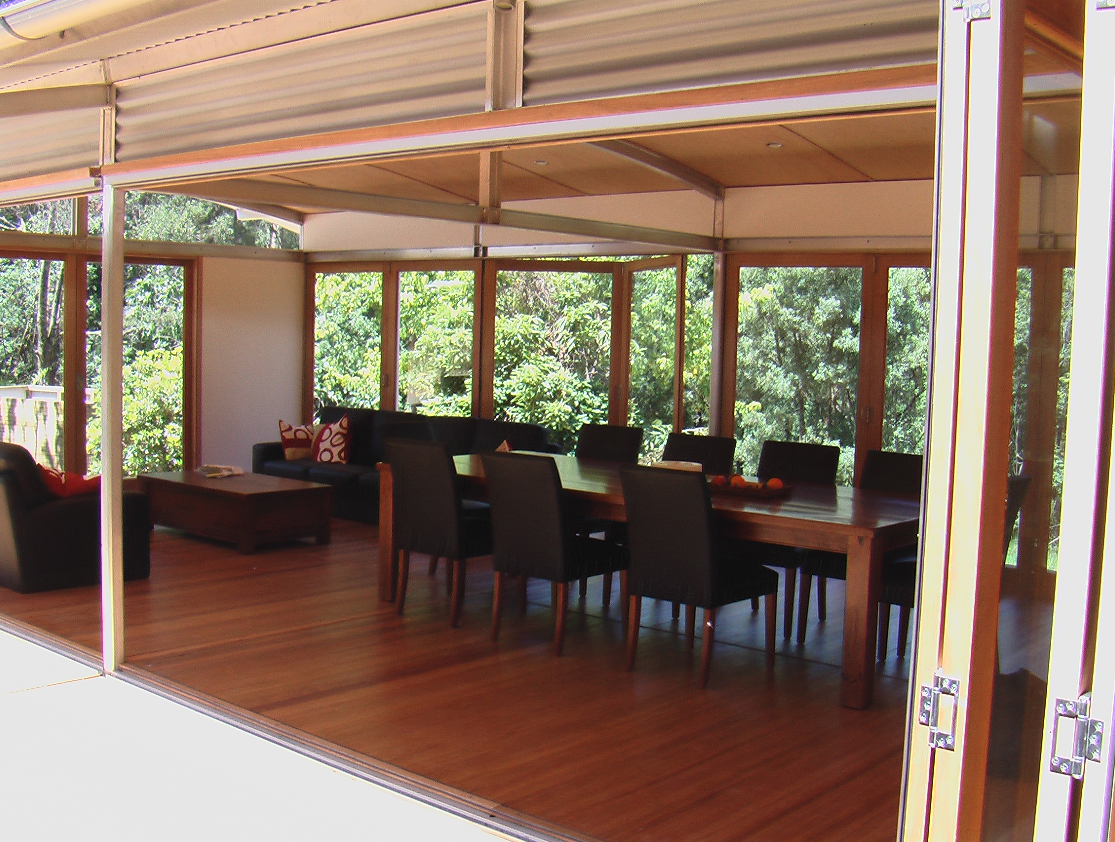 oth Feet Walking Lodge Dining Hall